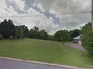 400 Woodlands Dr, Gallatin, TN 37066