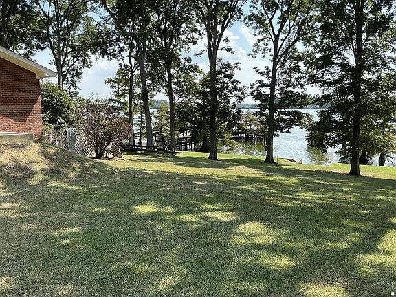 2nd image of 1369 Lakehall Rd