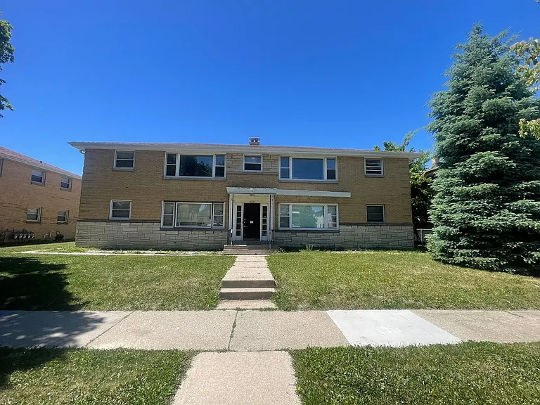 4315 N 90th St. (4 Unit) — Photo 1