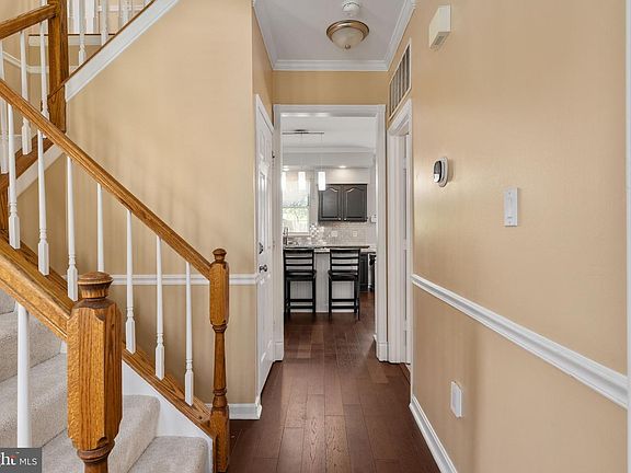 5th image of 58 Blossom Wood Ct