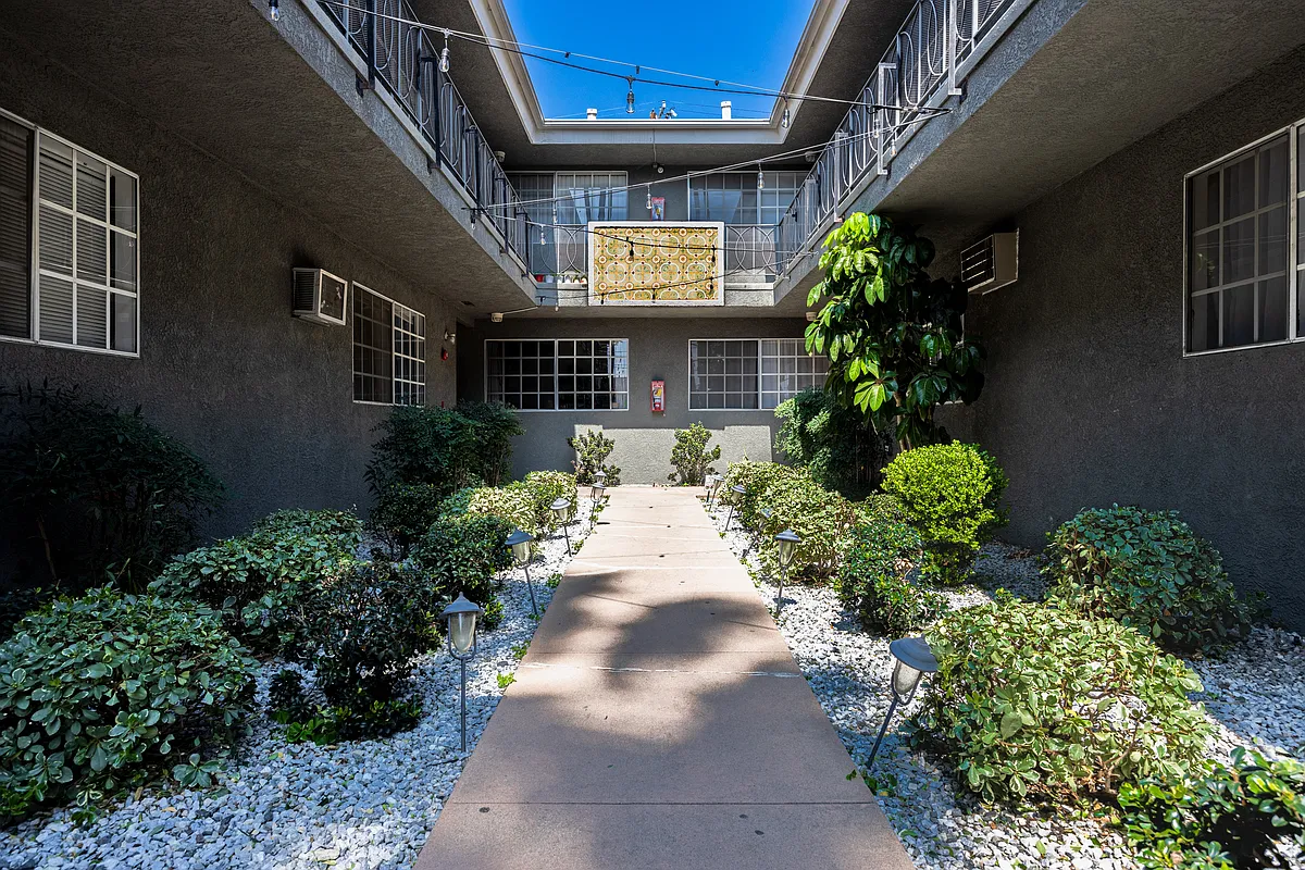 Building Photo - 6021 Carlton Way