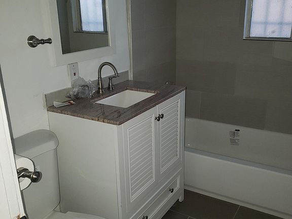 5th image of 846 W 83rd St APT 3