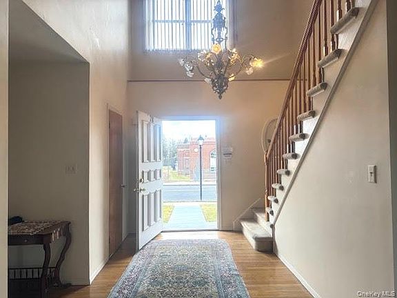 3rd image of 28 Polo Road