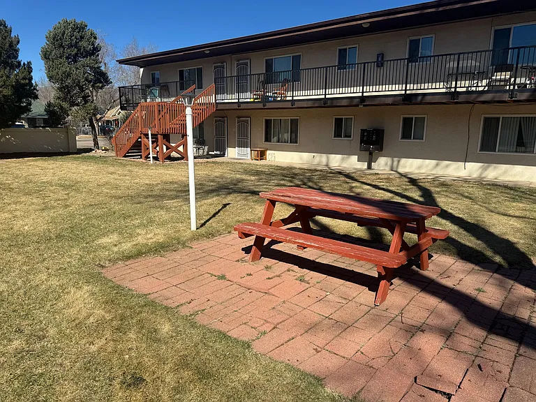 Spring Meadow Apartments — Photo 1