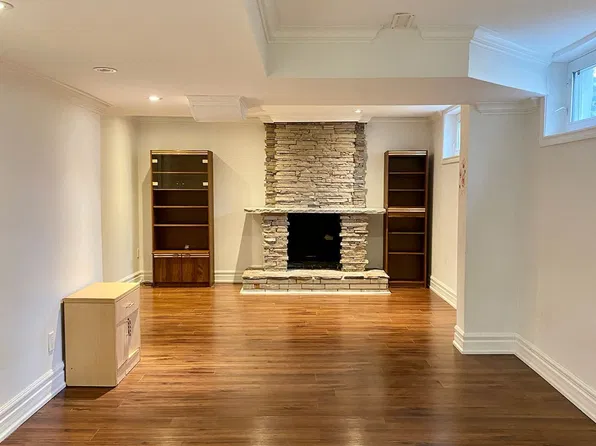 16 Sabrina Ct, Richmond Hill, ON L4C 5P8