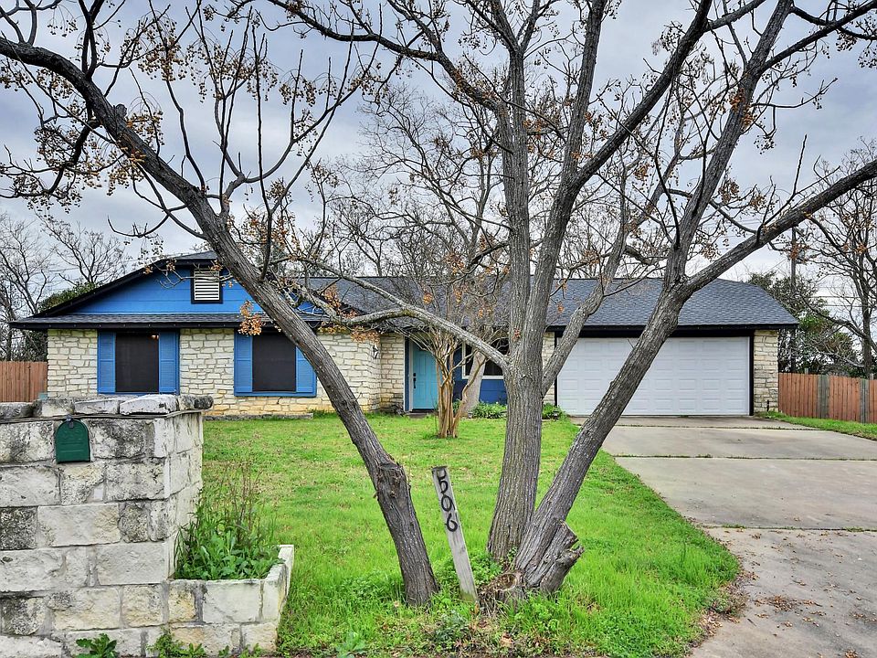1st image of 506 S Mount Rushmore Dr