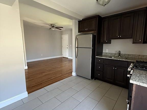 5th image of 70 Plain St #72