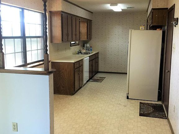 4th image of 2108 E 19th St