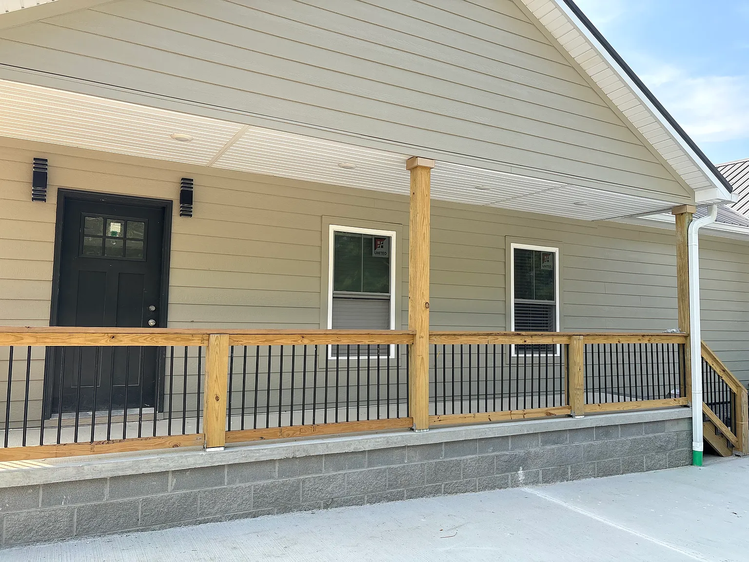 2 bed, 1050 sqft, $1,200 — Photo 1