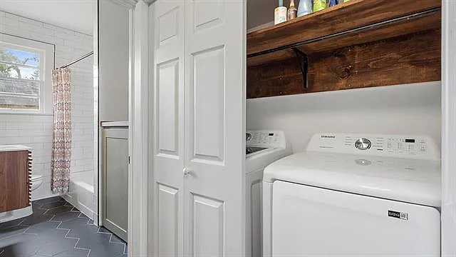 212 E Oak St — Photo 14