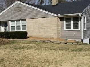 26 Sandhill Dr, Decatur, IL 62521