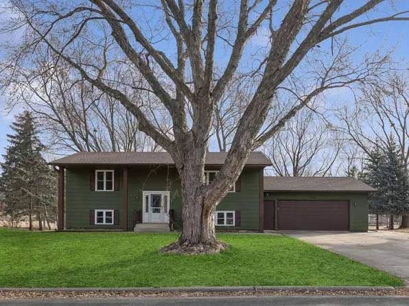 751 Sibley Dr, Northfield, MN 55057