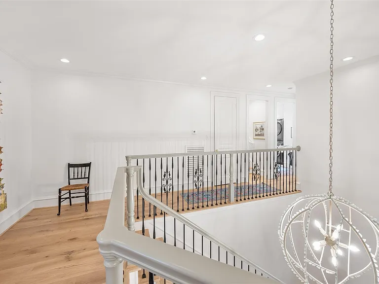 1235 Wynden Oaks Garden Dr — Photo 30