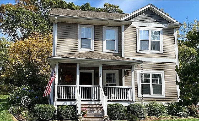 1st image of 105 Fairview Oaks Ln