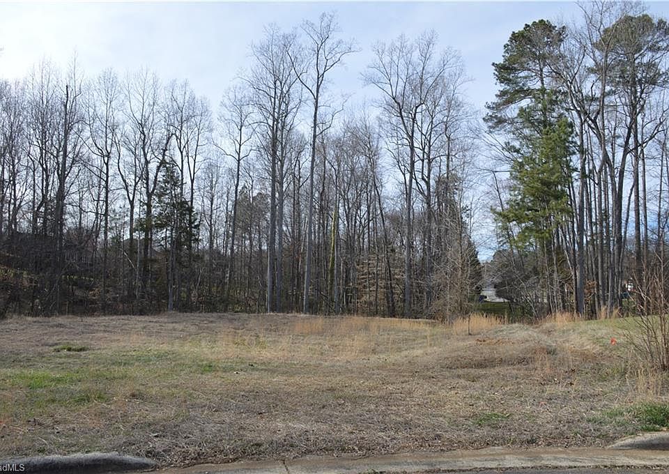1st image of 114 Camelot Dr