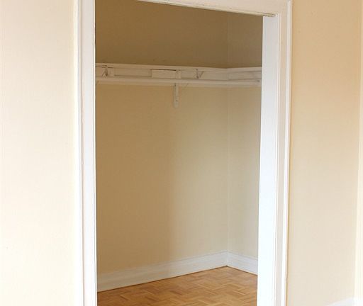 5th image of 711 W Belmont Ave APT 409