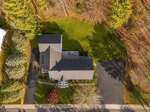 5 Flintlocke Rd, Franklin, MA 02038