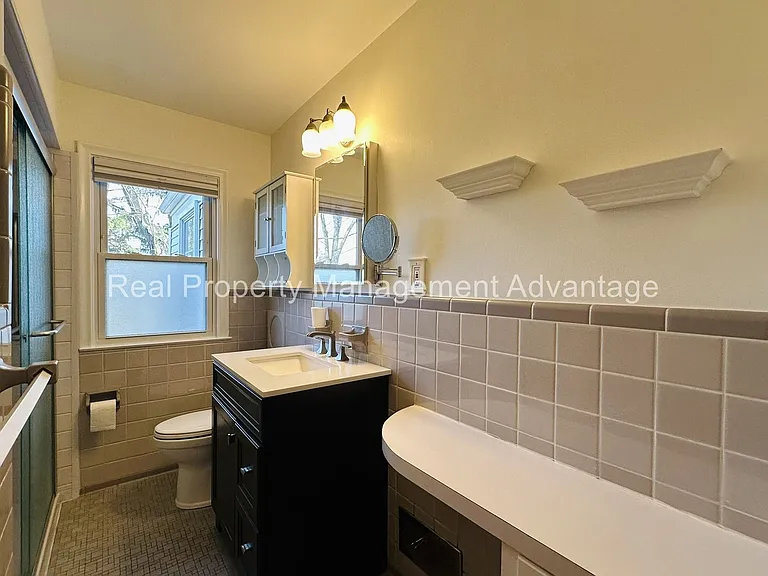 3912 Hillside Dr — Photo 17
