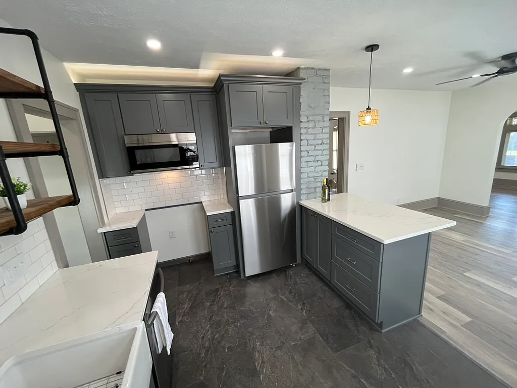 4 bed, 1440 sqft, $2,200 — Photo 3