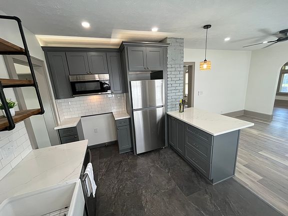 3rd image of 3573 W 126th St