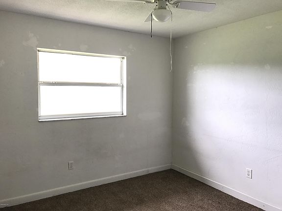 5th image of 5706 NE 25th Ave