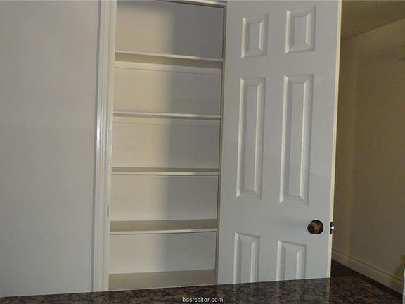 4th image of 129 Richards St