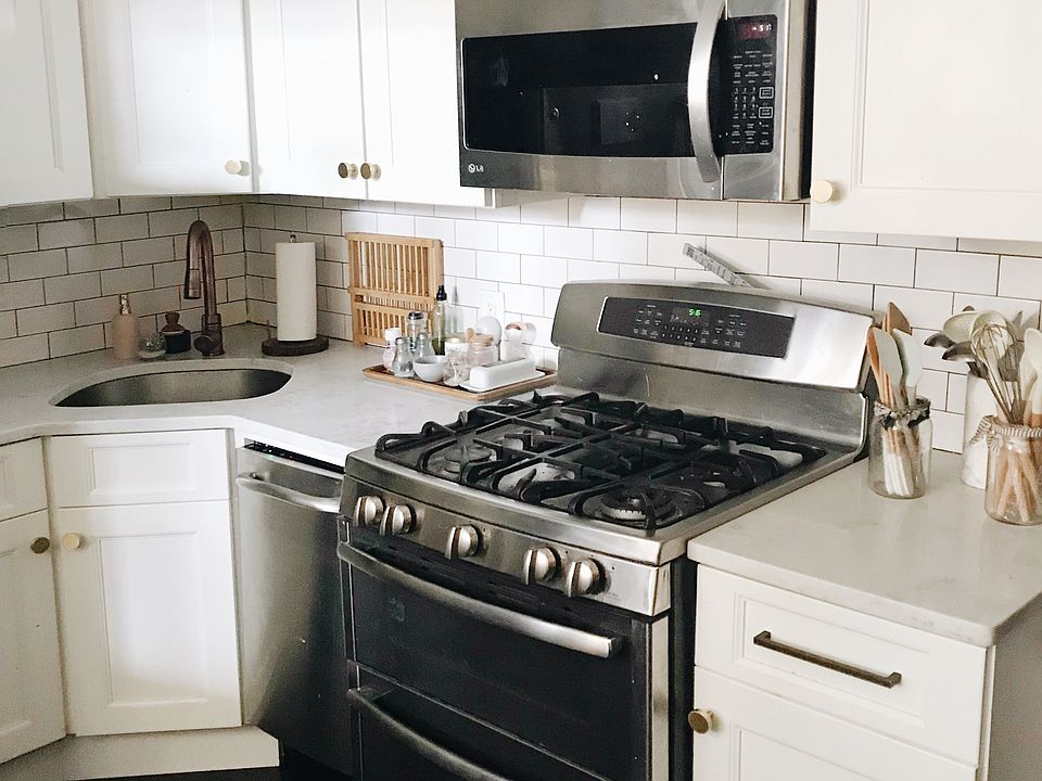 1st image of 211 Thompson St APT 4P