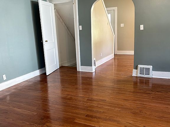 4th image of 149 Sanilac St #149
