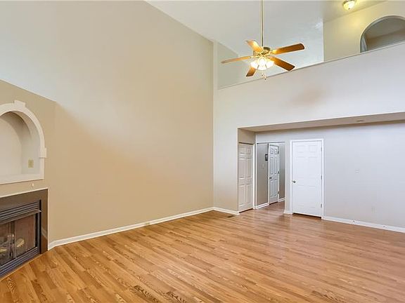 4th image of 1106 Arrowhead Dr