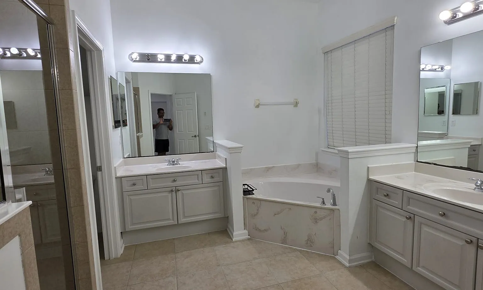 4 bed, 2386 sqft, $2,695 — Photo 3