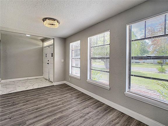 5th image of 2301 Savoy Dr