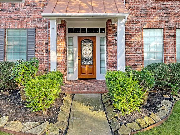 3rd image of 14322 Spanish River Ln