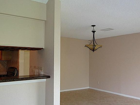 3rd image of 2807 Lakefield Way