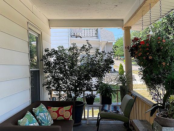 4th image of 1046 Richmond St NW