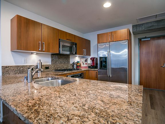 3rd image of 800 The Mark Ln Unit 303