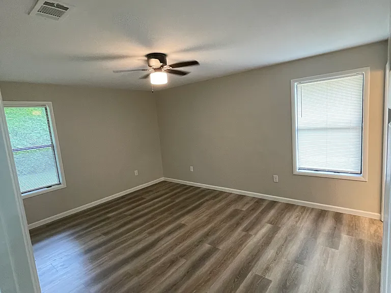 104 N Woodland Dr — Photo 20