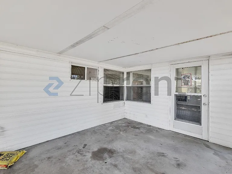 202 Essex Dr — Photo 13