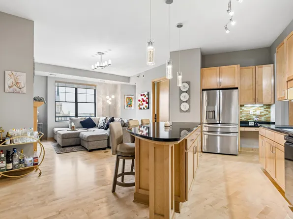 317 Groveland Ave Unit 714, Minneapolis, MN 55403