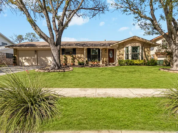 110 Cortes, Universal City, TX 78148