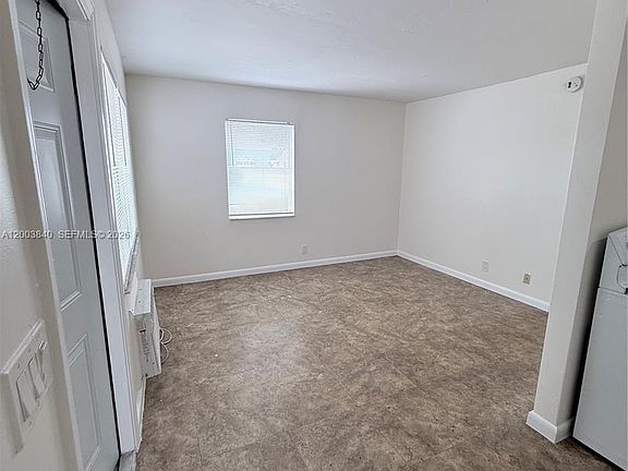 4th image of 801 N H St APT 1