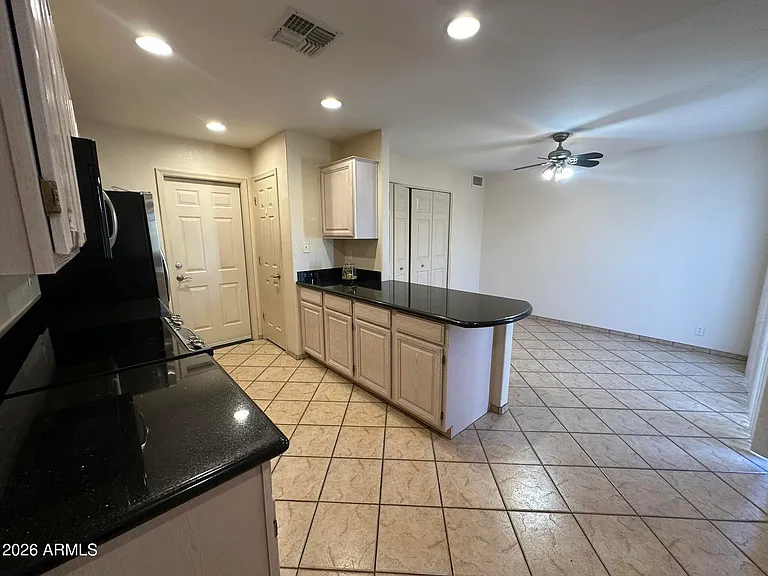 14462 N Sherwood Dr #B — Photo 3