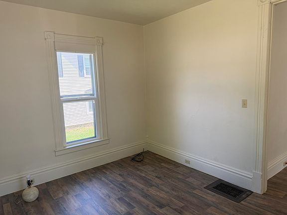 5th image of 814 N Clinton St