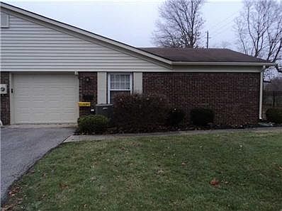 2nd image of 4504 Clovelly Ct