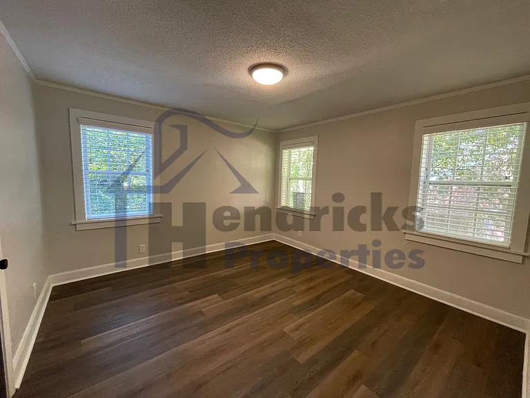 967 Little John Rd — Photo 11