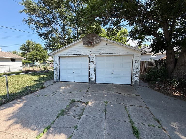 Listing photo 5