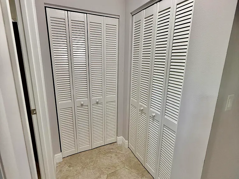 916 Savannas Point Dr #E — Photo 23