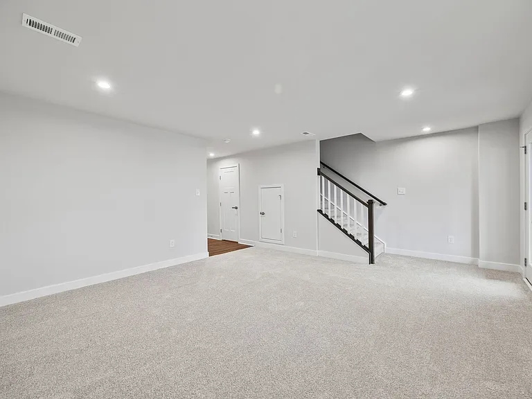22 Iron Horse Ln — Photo 5