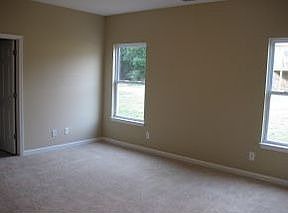 5th image of 1320 Glen Abbey Way