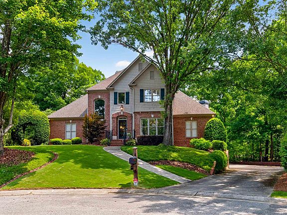 5th image of 804 Lake Colony Cir