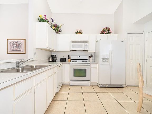 5th image of 5108 Violet Ln